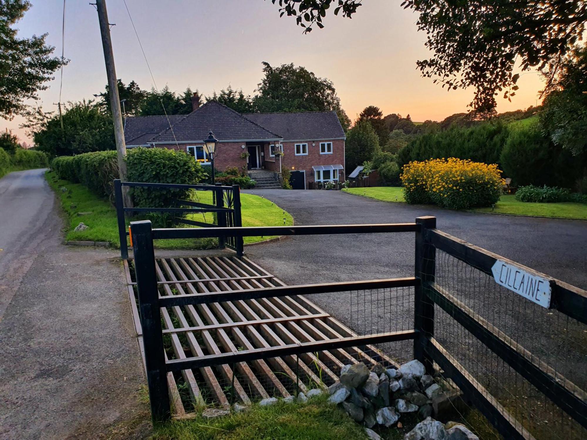 Idyllic 2 Bedroom Self-Contained Upsidedown Annexe Llandrindod Wells Buitenkant foto