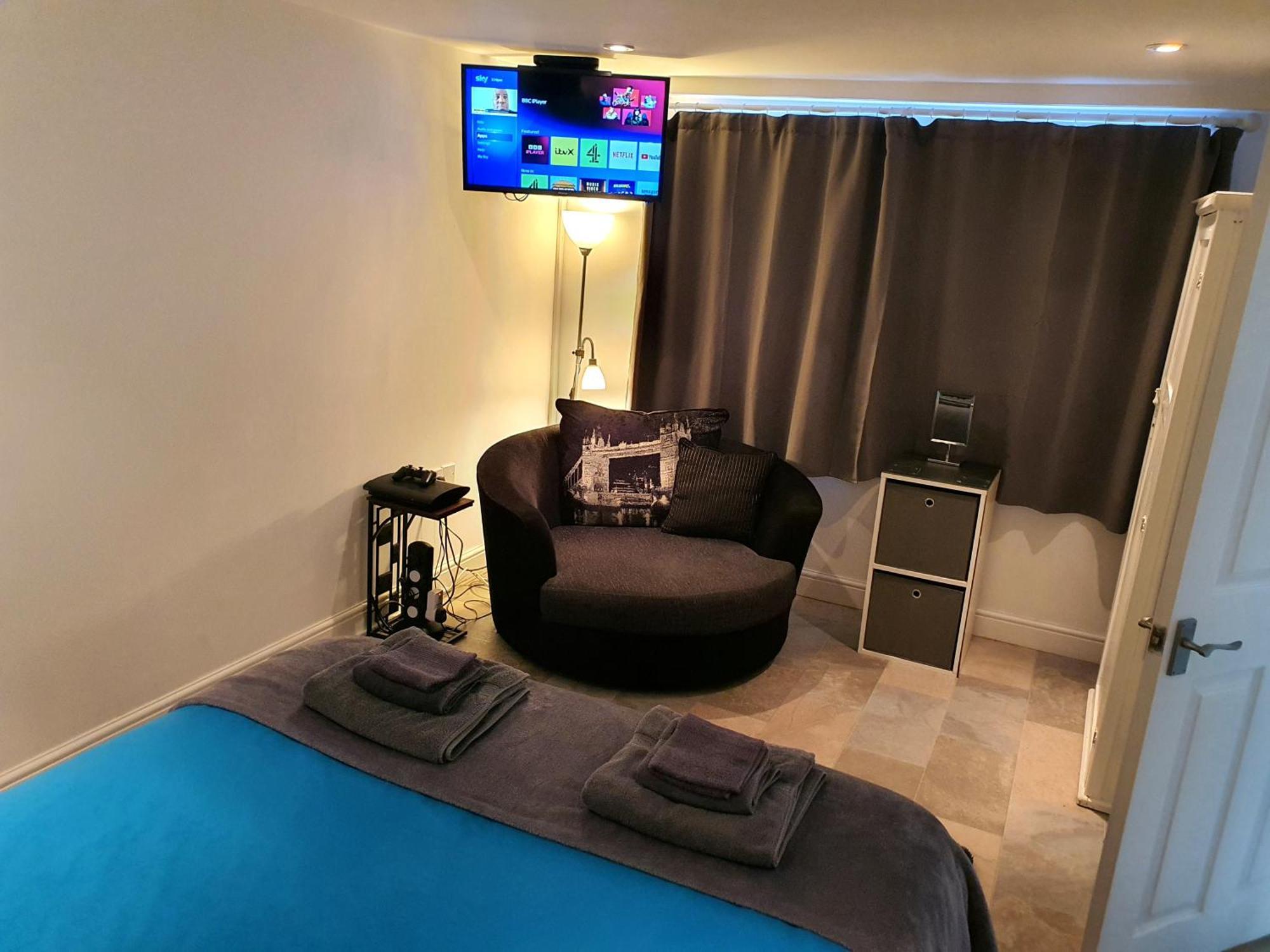 Idyllic 2 Bedroom Self-Contained Upsidedown Annexe Llandrindod Wells Buitenkant foto