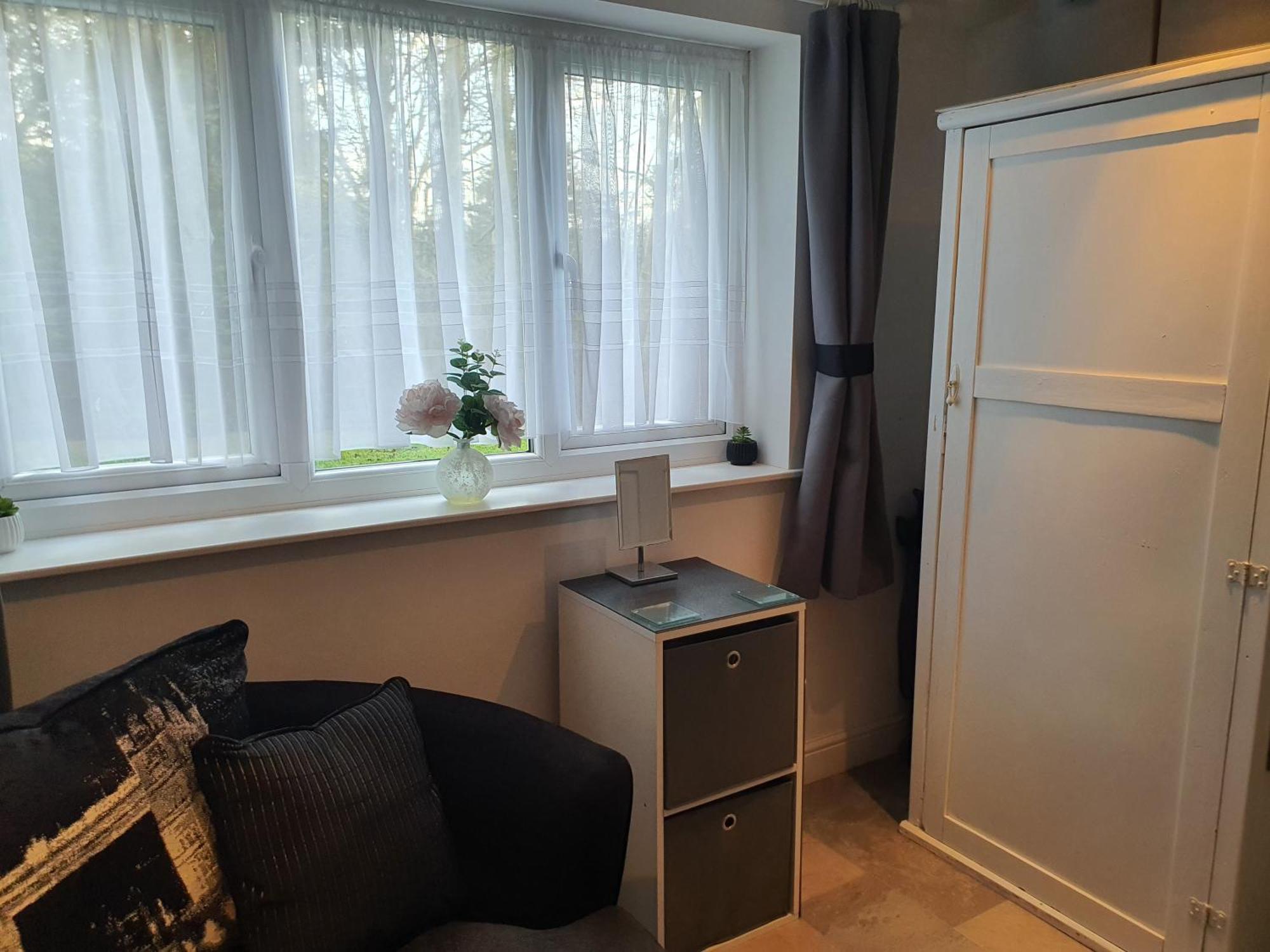 Idyllic 2 Bedroom Self-Contained Upsidedown Annexe Llandrindod Wells Buitenkant foto