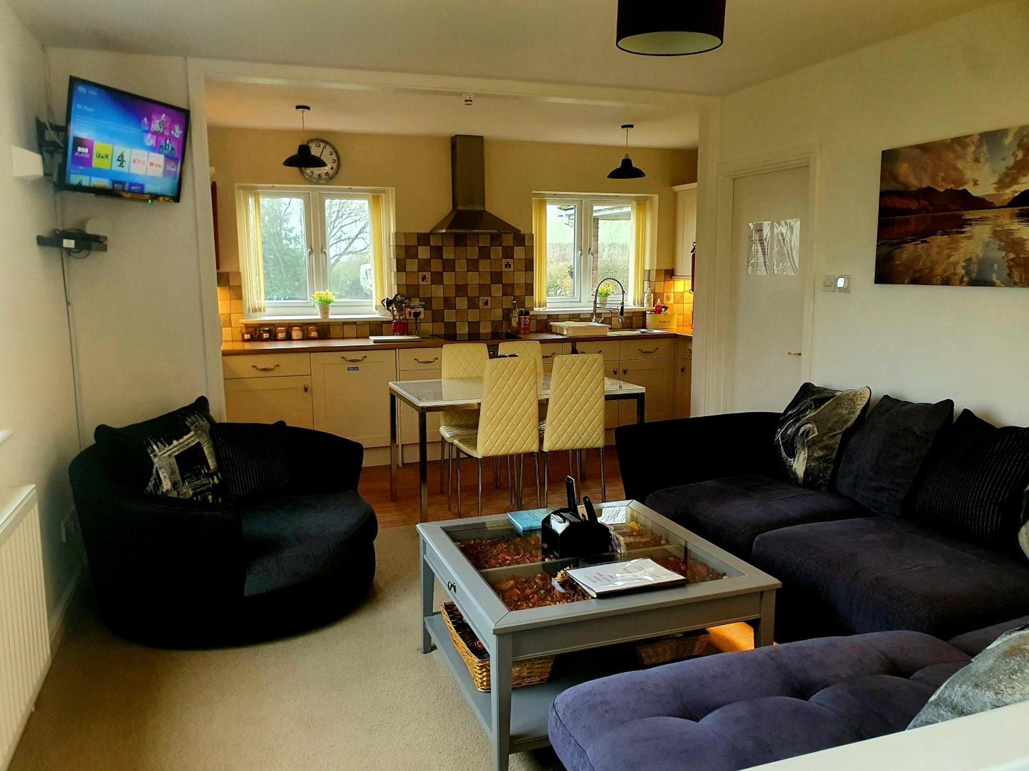 Idyllic 2 Bedroom Self-Contained Upsidedown Annexe Llandrindod Wells Buitenkant foto