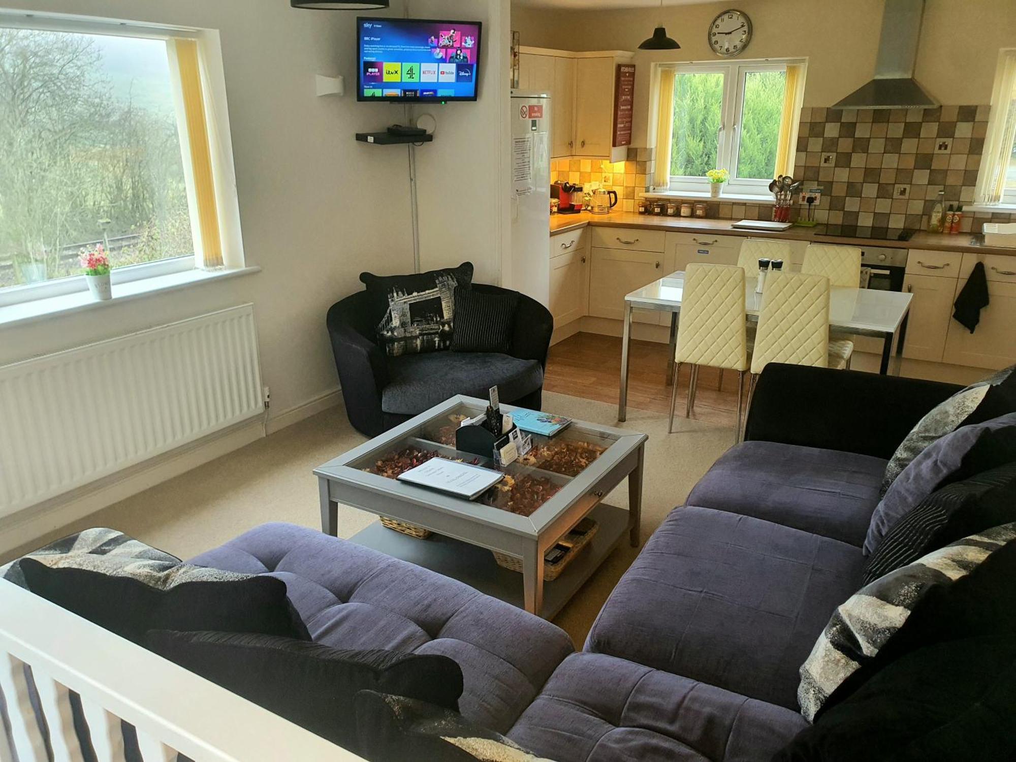 Idyllic 2 Bedroom Self-Contained Upsidedown Annexe Llandrindod Wells Buitenkant foto
